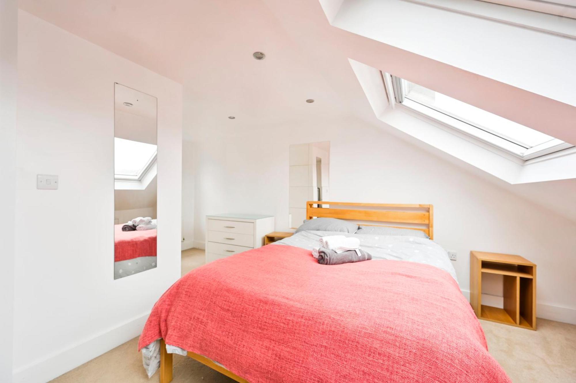 Lovely 4 Bedrooms Entire House In Hammersmith