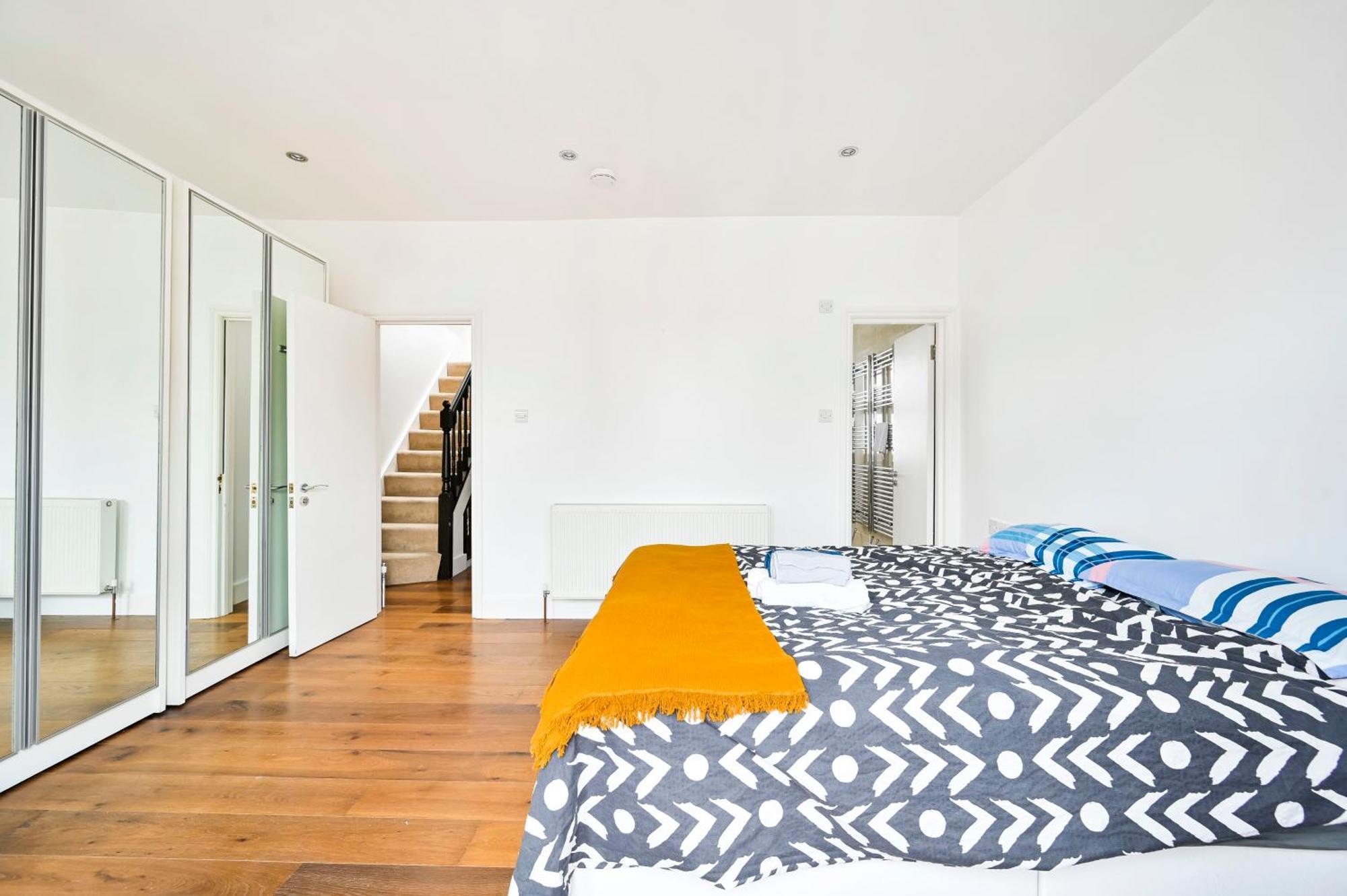Lovely 4 Bedrooms Entire House In Hammersmith * Londres